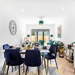 Majestic Lux 5Bed 2Bath Free Parking Garden Central London Condo