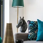 Majestic Lux 5Bed 2Bath Free Parking Garden Central London Condo