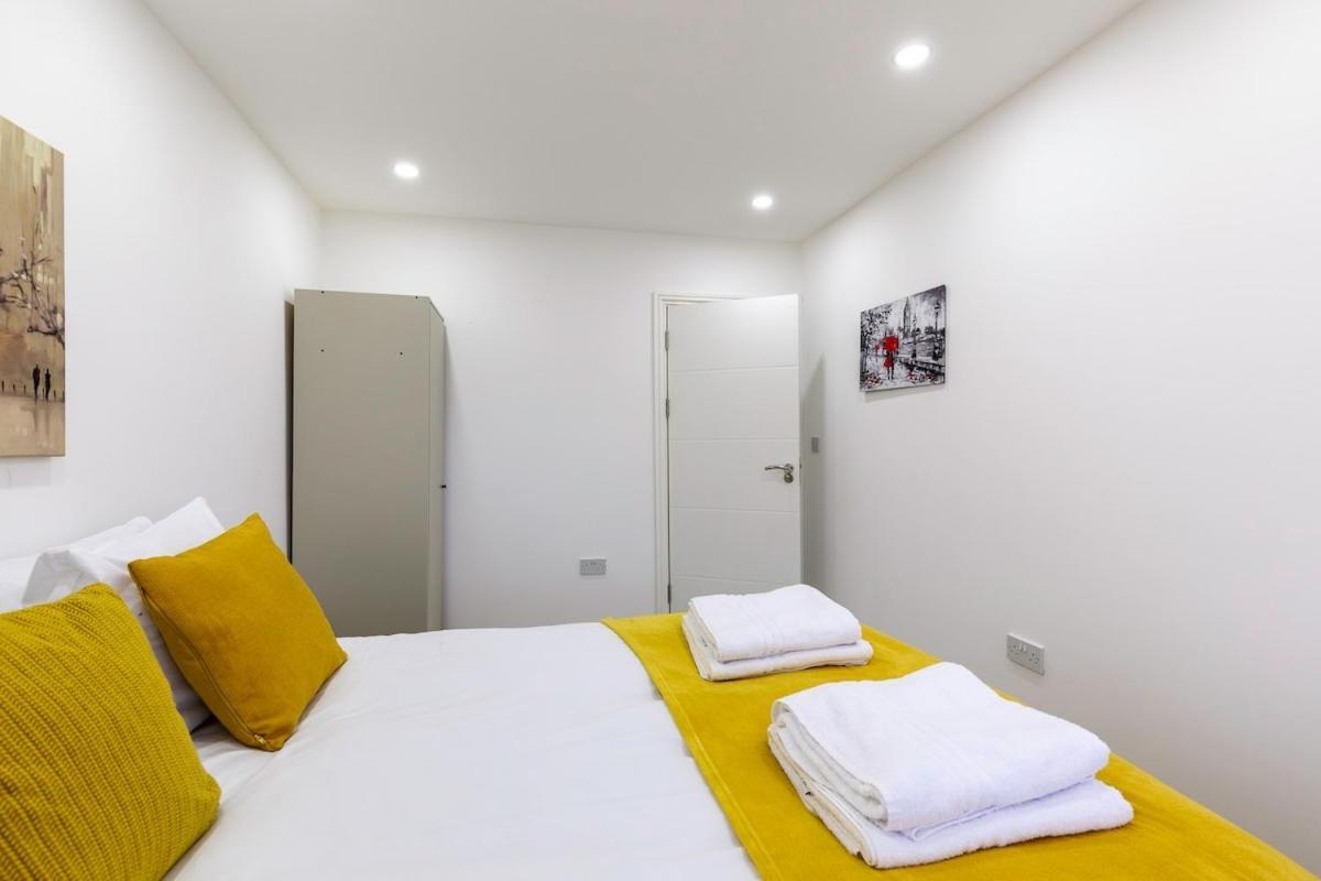 Majestic Lux 5bed 2bath Free Parking Garden