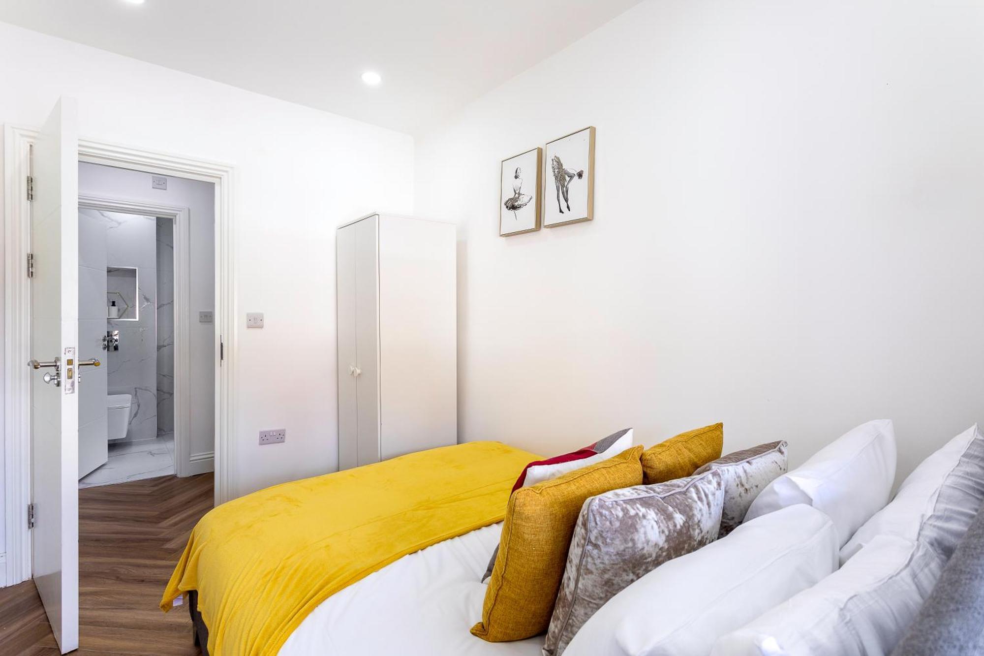Majestic Lux 5bed 2bath Free Parking Garden Appartement