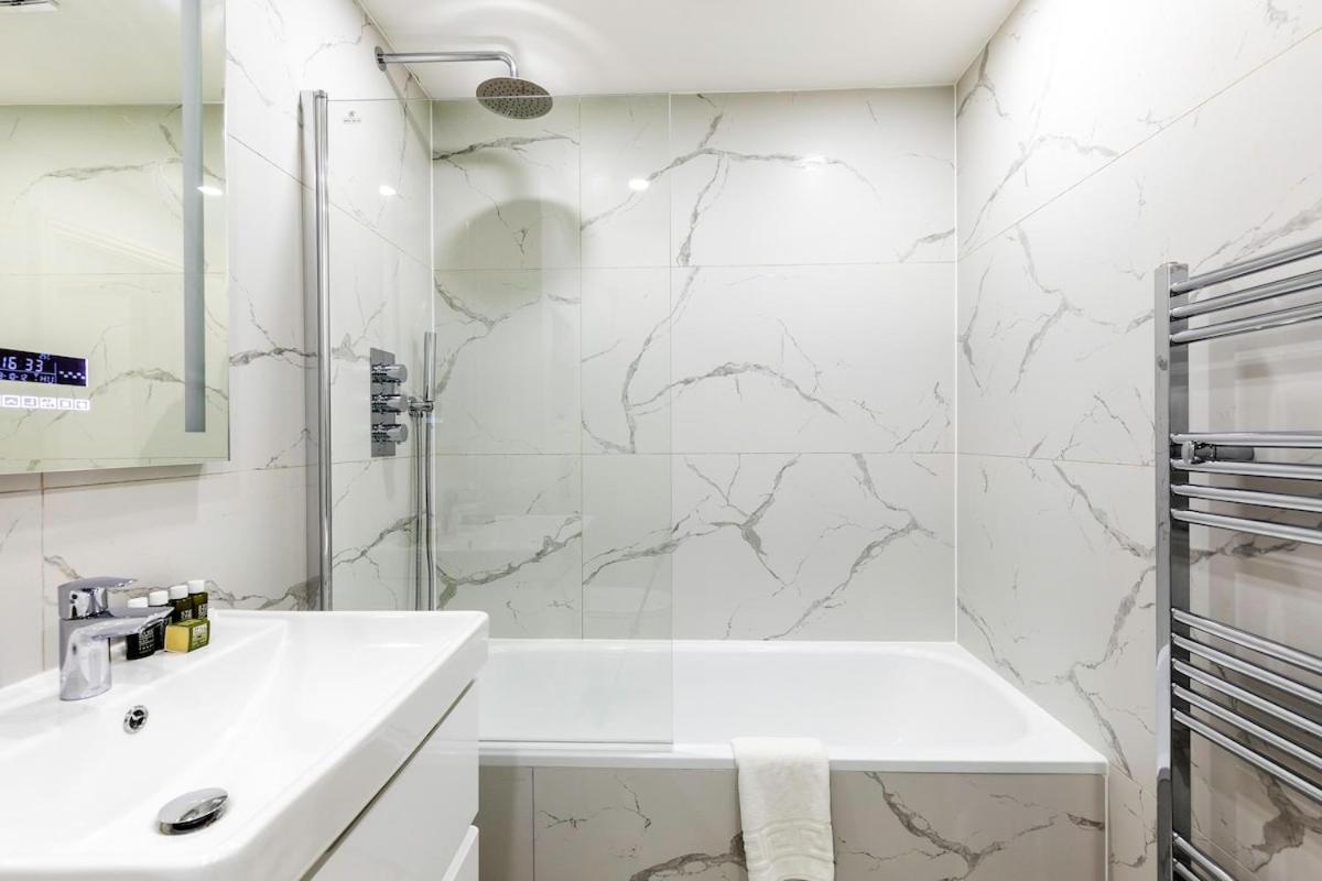 Majestic Lux 5bed 2bath Free Parking Garden * Londres