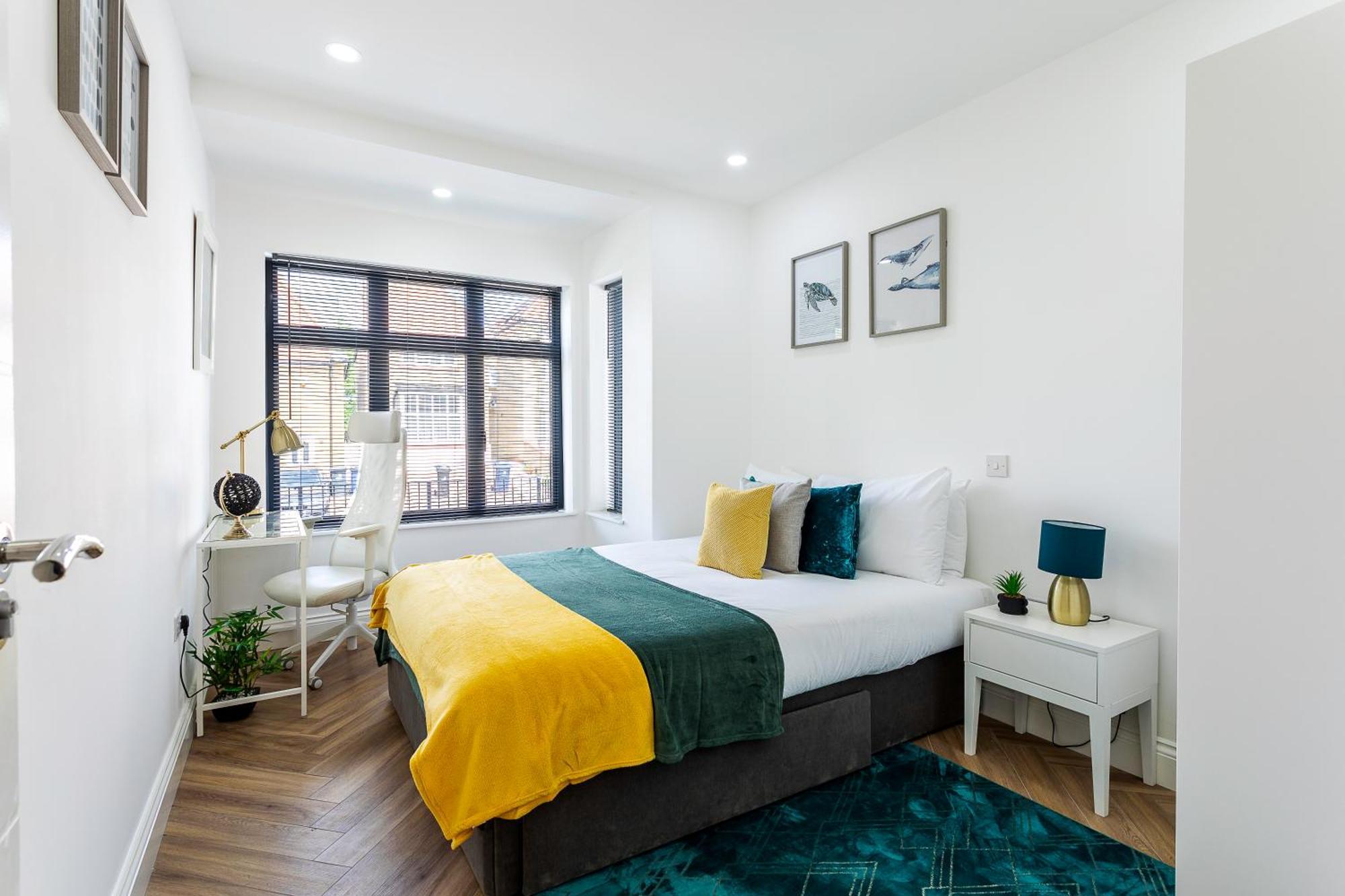 Majestic Lux 5bed 2bath Free Parking Garden