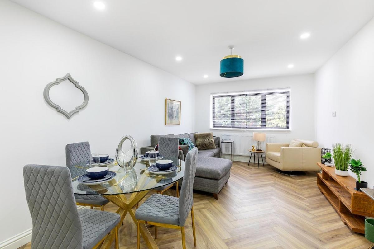 Majestic Lux 5bed 2bath Free Parking Garden