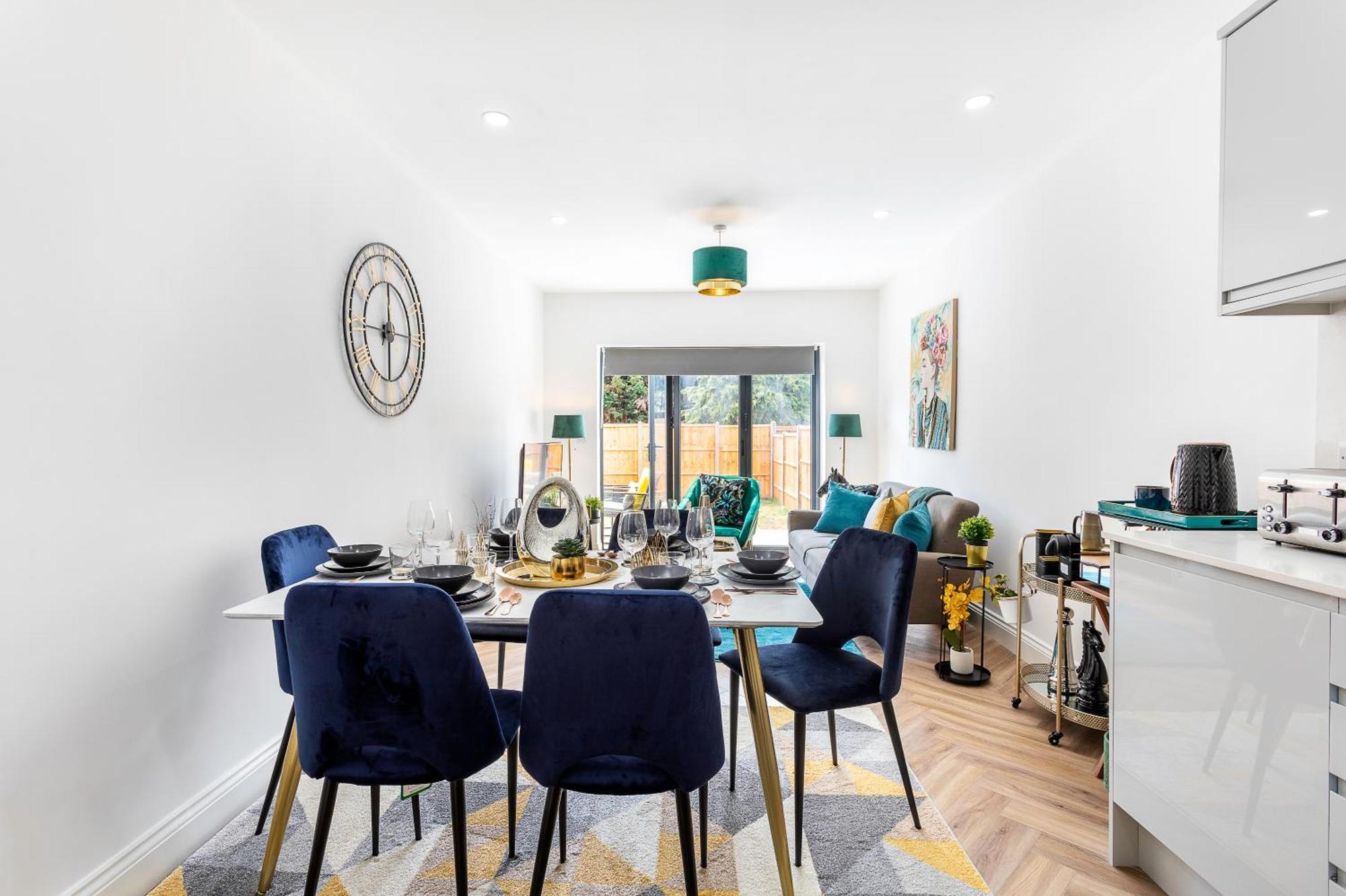 Majestic Lux 5bed 2bath Free Parking Garden Apartment *